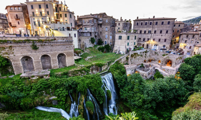 Vicino Roma, cosa vedere a Tivoli: le sue ville e il “castello”