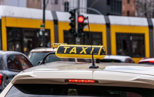 NCC, Taxi o Uber: un confronto tra vantaggi e svantaggi delle diverse opzioni di trasporto