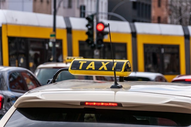 NCC, Taxi o Uber: un confronto tra vantaggi e svantaggi delle diverse opzioni di trasporto