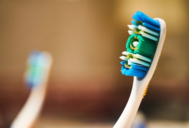 I vantaggi e gli svantaggi di usare uno spazzolino elettrico Oral-B: analizziamo i pro e i contro I vantaggi e gli svantaggi di usare uno spazzolino elettrico Oral-B: analizziamo i pro e i contro