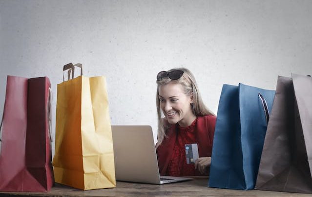 Come gestire un e-commerce con PrestaShop o WooCommerce