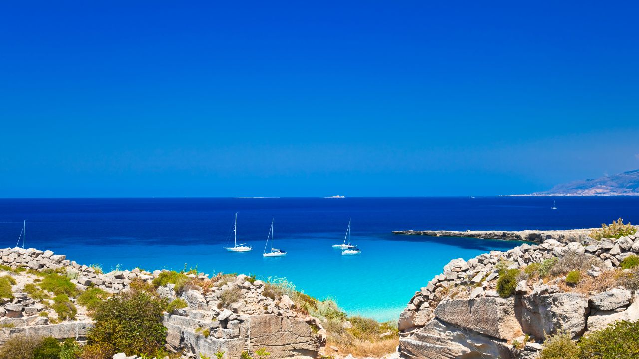 Trapani e le Egadi: Un Itinerario tra Isolotti e Spiagge di Sogno