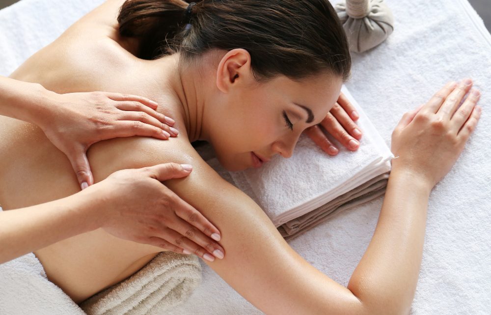 Come migliorare la salute di chi ti circonda imparando a massaggiare