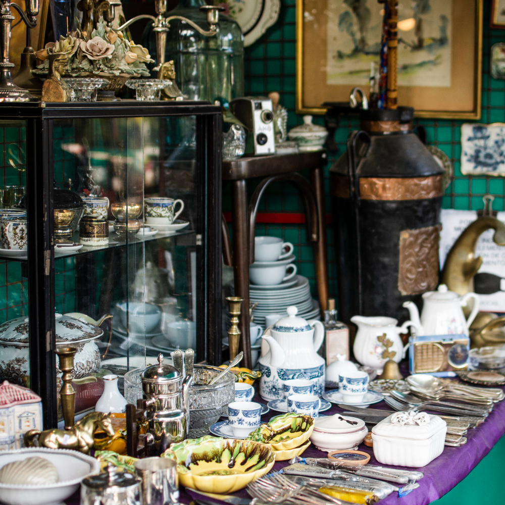 Il fascino del mercatino dell’antiquariato Roma, dove ogni oggetto racconta una storia