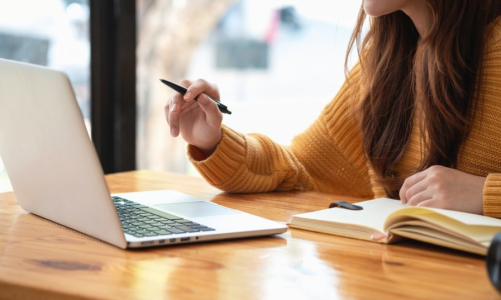 Quanto costa una scuola online? Tutte le voci di spesa da conoscere